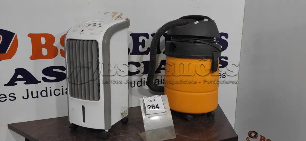 LOTE 264 - 01 UMIDIFICADOR DE AR MARCA BRITÂNIA E 01 ASPIRADOR DE PÓ MARCA ELECTROLUX. (NO ESTADO) ATENÇÃO! FAZER A VISITAÇÃO ANTES DE ARREMATAR, NÃO SABEMOS SE FUNCIONA. LEILÃO NÃO TEM GARANTIA E NEM DEVOLUÇÃO, SUJEITO A POSSÍVEIS AVARIAS VISÍVEIS/OCULTAS E/OU AUSÊNCIA DE COMPONENTES.