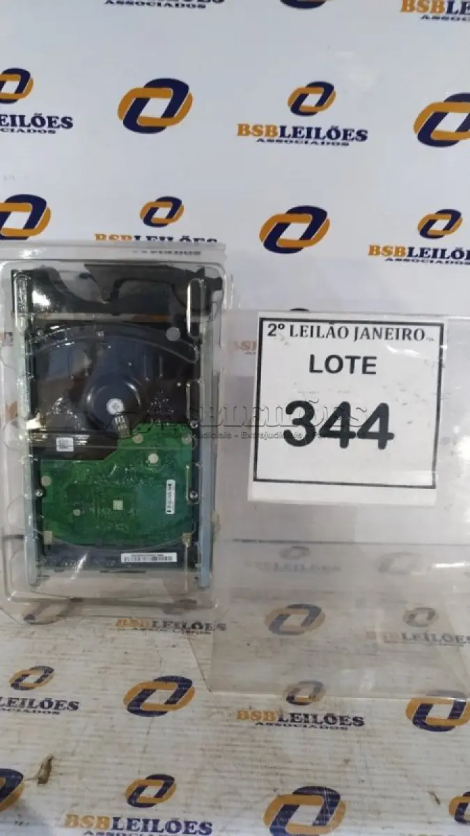 LOTE 344 - 01 HD SAS DE 1 TB. (NO ESTADO) ATENÇÃO! FAZER A VISITAÇÃO ANTES DE ARREMATAR, NÃO SABEMOS SE FUNCIONA. LEILÃO NÃO TEM GARANTIA E NEM DEVOLUÇÃO, SUJEITO A POSSÍVEIS AVARIAS VISÍVEIS/OCULTAS E/OU AUSÊNCIA DE COMPONENTES.