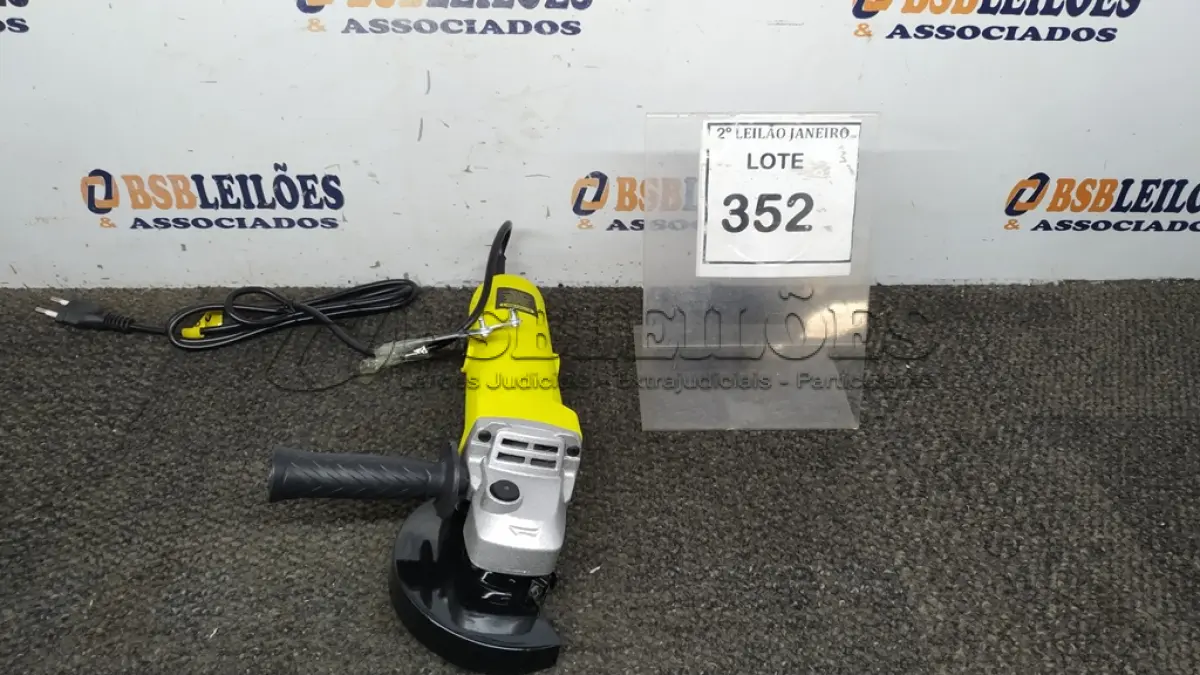 LOTE 352 - 01 ESMERILHADEIRA 220V 650W ( PRODUTO NOVO). (NO ESTADO) ATENÇÃO! FAZER A VISITAÇÃO ANTES DE ARREMATAR, NÃO SABEMOS SE FUNCIONA. LEILÃO NÃO TEM GARANTIA E NEM DEVOLUÇÃO, SUJEITO A POSSÍVEIS AVARIAS VISÍVEIS/OCULTAS E/OU AUSÊNCIA DE COMPONENTES.