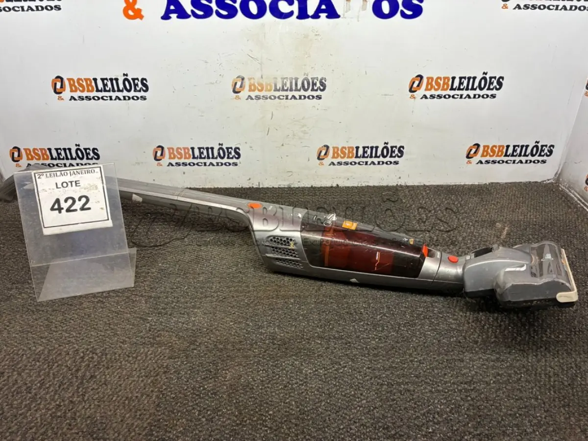 LOTE 422 - 01 ASPIRADOR DE PÓ MARCA BLACK DECKER. (NO ESTADO) ATENÇÃO! FAZER A VISITAÇÃO ANTES DE ARREMATAR, NÃO SABEMOS SE FUNCIONA. LEILÃO NÃO TEM GARANTIA E NEM DEVOLUÇÃO, SUJEITO A POSSÍVEIS AVARIAS VISÍVEIS/OCULTAS E/OU AUSÊNCIA DE COMPONENTES.