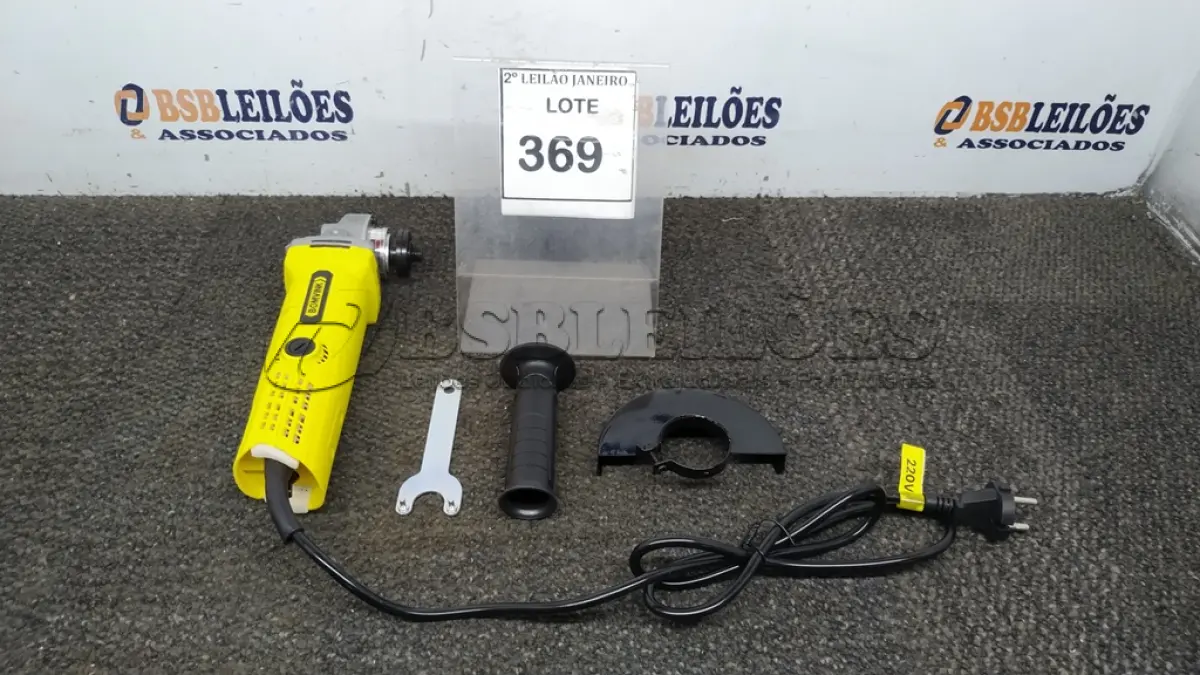 LOTE 369 - 01 ESMERILHADEIRA ANGULAR 850W 220V (PRODUTO NOVO). (NO ESTADO) ATENÇÃO! FAZER A VISITAÇÃO ANTES DE ARREMATAR, NÃO SABEMOS SE FUNCIONA. LEILÃO NÃO TEM GARANTIA E NEM DEVOLUÇÃO, SUJEITO A POSSÍVEIS AVARIAS VISÍVEIS/OCULTAS E/OU AUSÊNCIA DE COMPONENTES.