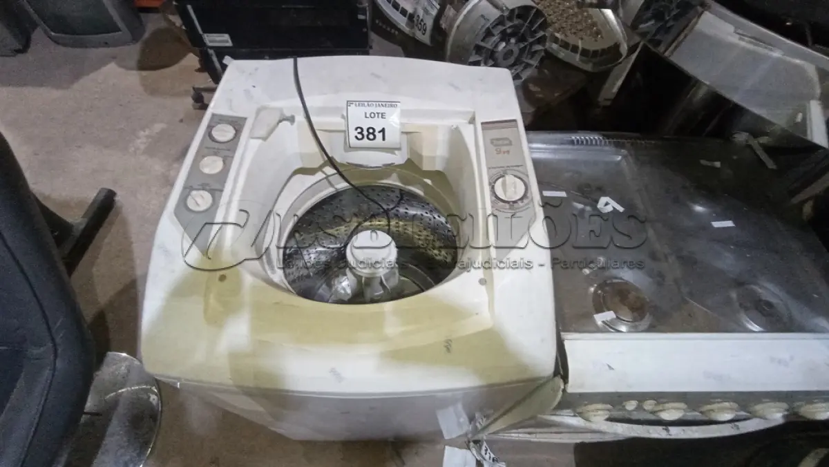 LOTE 381 - 01 SUCATA DE MÁQUINA DE LAVAR E 01 SUCATA DE FOGÃO. (NO ESTADO) ATENÇÃO! FAZER A VISITAÇÃO ANTES DE ARREMATAR, NÃO SABEMOS SE FUNCIONA, LEILÃO NÃO TEM GARANTIA E NEM DEVOLUÇÃO, SUJEITO A POSSÍVEIS AVARIAS VISÍVEIS/OCULTAS E/OU AUSÊNCIA DE COMPONENTES.