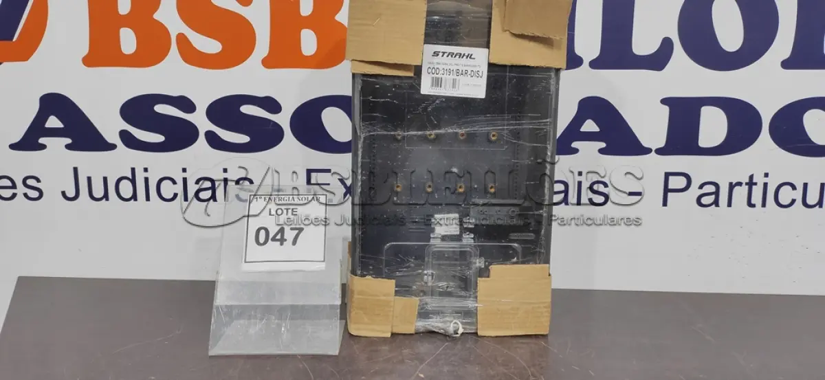 LOTE 047 - 01 CAIXA CMA PARA DISJUNTORES E BARRAMENTO. (NO ESTADO) ATENÇÃO! FAZER A VISITAÇÃO ANTES DE ARREMATAR, NÃO SABEMOS SE FUNCIONA, LEILÃO NÃO TEM GARANTIA E NEM DEVOLUÇÃO, SUJEITO A POSSÍVEIS AVARIAS VISÍVEIS/OCULTAS E/OU AUSÊNCIA DE COMPONENTES.