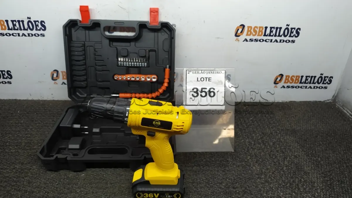 LOTE 356 - 01 PARAFUSADEIRA 36V A BATERIA COM MALETA E BITS (PRODUTO NOVO). (NO ESTADO) ATENÇÃO! FAZER A VISITAÇÃO ANTES DE ARREMATAR, NÃO SABEMOS SE FUNCIONA. LEILÃO NÃO TEM GARANTIA E NEM DEVOLUÇÃO, SUJEITO A POSSÍVEIS AVARIAS VISÍVEIS/OCULTAS E/OU AUSÊNCIA DE COMPONENTES.