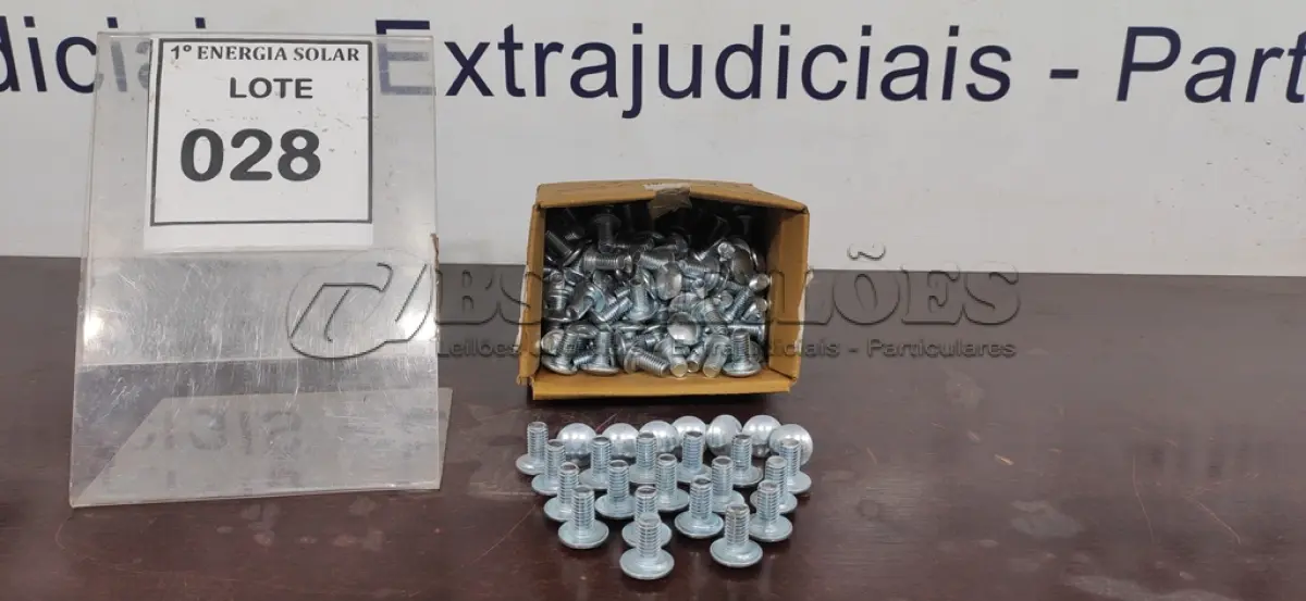 LOTE 028 - 01 CAIXA COM PARAFUSOS FRANCÊS. (NO ESTADO) ATENÇÃO! FAZER A VISITAÇÃO ANTES DE ARREMATAR, NÃO SABEMOS SE FUNCIONA, LEILÃO NÃO TEM GARANTIA E NEM DEVOLUÇÃO, SUJEITO A POSSÍVEIS AVARIAS VISÍVEIS/OCULTAS E/OU AUSÊNCIA DE COMPONENTES.