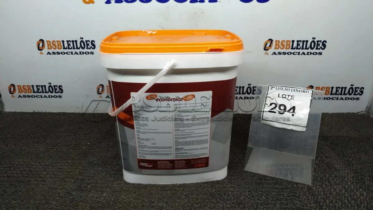 LOTE 294 - 01 BALDE DE TINTA ACRÍLICA 16L NA COR BRANCO NEVE SEMI BRILHO ACETINADO VALIDADE 11/27 MARCA RENOCRIL. (NO ESTADO) ATENÇÃO! FAZER A VISITAÇÃO ANTES DE ARREMATAR, NÃO SABEMOS SE FUNCIONA. LEILÃO NÃO TEM GARANTIA E NEM DEVOLUÇÃO, SUJEITO A POSSÍVEIS AVARIAS VISÍVEIS/OCULTAS E/OU AUSÊNCIA DE COMPONENTES.