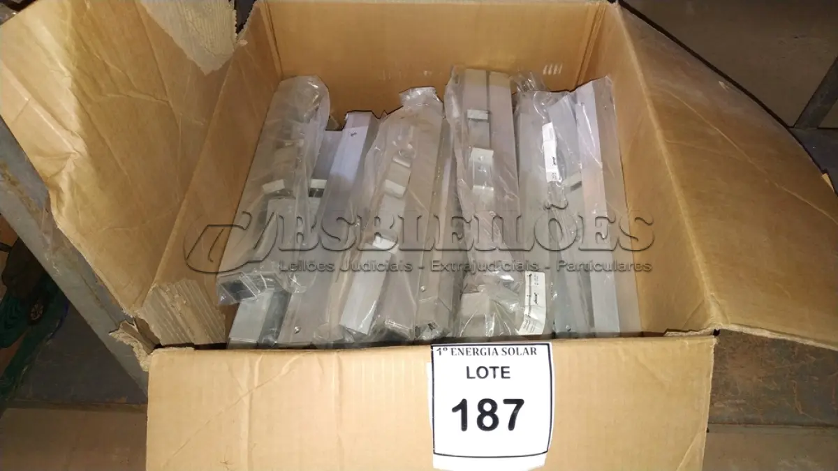 LOTE 187 - 01 LOTE COM KIT DE MONTAGENS PARA PAINEL SOLAR. (NO ESTADO) ATENÇÃO! FAZER A VISITAÇÃO ANTES DE ARREMATAR, NÃO SABEMOS SE FUNCIONA, LEILÃO NÃO TEM GARANTIA E NEM DEVOLUÇÃO, SUJEITO A POSSÍVEIS AVARIAS VISÍVEIS/OCULTAS E/OU AUSÊNCIA DE COMPONENTES.