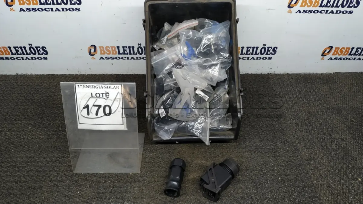 LOTE 170 - 01 LOTE COM CONECTORES SOLAR FOTOVOLTAICO.  (NO ESTADO) ATENÇÃO! FAZER A VISITAÇÃO ANTES DE ARREMATAR, NÃO SABEMOS SE FUNCIONA, LEILÃO NÃO TEM GARANTIA E NEM DEVOLUÇÃO, SUJEITO A POSSÍVEIS AVARIAS VISÍVEIS/OCULTAS E/OU AUSÊNCIA DE COMPONENTES.