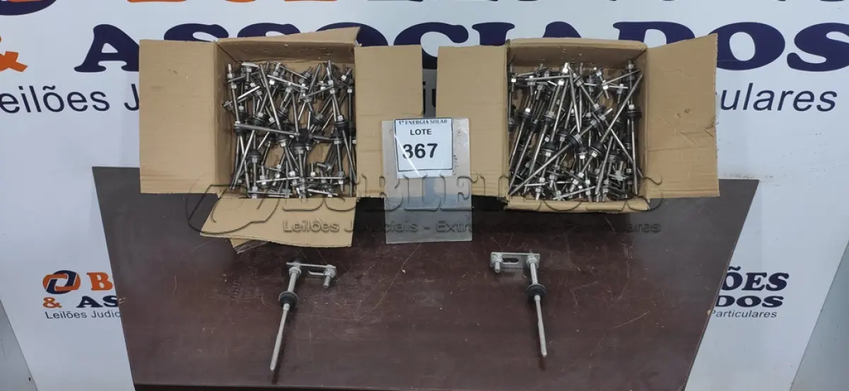 LOTE 367 - 02 CAIXAS COM PARAFUSOS DE FIXAÇÃO METÁLICO M10 X 250MM AÇO INOX.  (NO ESTADO) ATENÇÃO! FAZER A VISITAÇÃO ANTES DE ARREMATAR, NÃO SABEMOS SE FUNCIONA, LEILÃO NÃO TEM GARANTIA E NEM DEVOLUÇÃO, SUJEITO A POSSÍVEIS AVARIAS VISÍVEIS/OCULTAS E/OU 