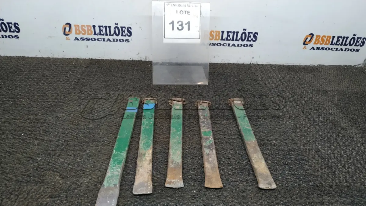 LOTE 131 - 05 TALHADEIRAS CHATAS. (NO ESTADO) ATENÇÃO! FAZER A VISITAÇÃO ANTES DE ARREMATAR, NÃO SABEMOS SE FUNCIONA, LEILÃO NÃO TEM GARANTIA E NEM DEVOLUÇÃO, SUJEITO A POSSÍVEIS AVARIAS VISÍVEIS/OCULTAS E/OU AUSÊNCIA DE COMPONENTES.