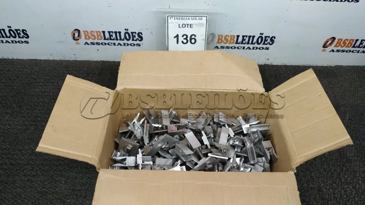 LOTE 136 - 01 CAIXA COM TERMINAIS INTERMEDIÁRIOS. (NO ESTADO) ATENÇÃO! FAZER A VISITAÇÃO ANTES DE ARREMATAR, NÃO SABEMOS SE FUNCIONA, LEILÃO NÃO TEM GARANTIA E NEM DEVOLUÇÃO, SUJEITO A POSSÍVEIS AVARIAS VISÍVEIS/OCULTAS E/OU AUSÊNCIA DE COMPONENTES.