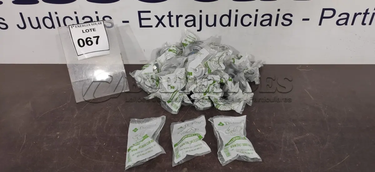 LOTE 067 - 01 CAIXA COM ABRAÇADEIRAS COPO 1 ¼. (NO ESTADO) ATENÇÃO! FAZER A VISITAÇÃO ANTES DE ARREMATAR, NÃO SABEMOS SE FUNCIONA, LEILÃO NÃO TEM GARANTIA E NEM DEVOLUÇÃO, SUJEITO A POSSÍVEIS AVARIAS VISÍVEIS/OCULTAS E/OU AUSÊNCIA DE COMPONENTES.