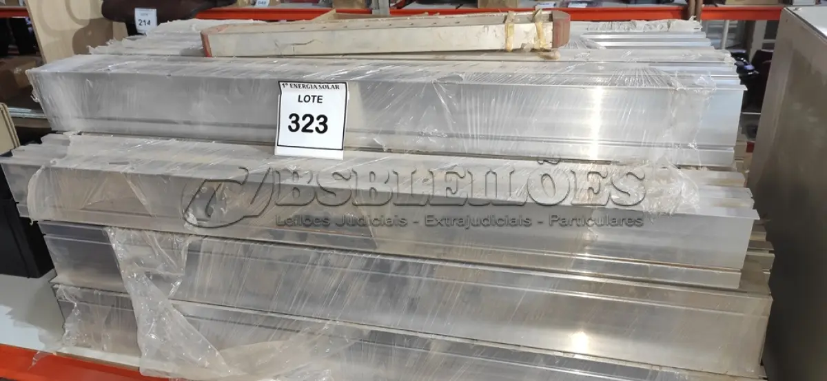 LOTE 323 - 01 LOTE COM TRILHOS EM ALUMÍNIO PARA PAINEL SOLAR. (NO ESTADO) ATENÇÃO! FAZER A VISITAÇÃO ANTES DE ARREMATAR, NÃO SABEMOS SE FUNCIONA, LEILÃO NÃO TEM GARANTIA E NEM DEVOLUÇÃO, SUJEITO A POSSÍVEIS AVARIAS VISÍVEIS/OCULTAS E/OU AUSÊNCIA DE COMPONENTES.