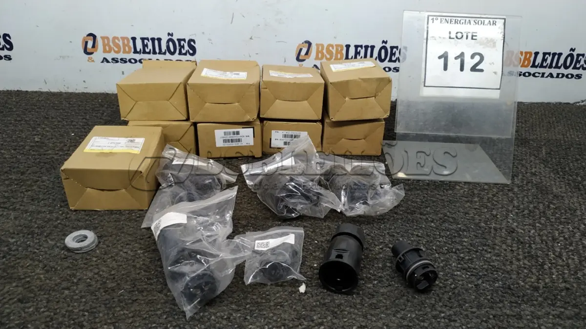 LOTE 112 - 01 CAIXA COM MC4 PARA MICROS INVERSORES. (NO ESTADO) ATENÇÃO! FAZER A VISITAÇÃO ANTES DE ARREMATAR, NÃO SABEMOS SE FUNCIONA, LEILÃO NÃO TEM GARANTIA E NEM DEVOLUÇÃO, SUJEITO A POSSÍVEIS AVARIAS VISÍVEIS/OCULTAS E/OU AUSÊNCIA DE COMPONENTES.