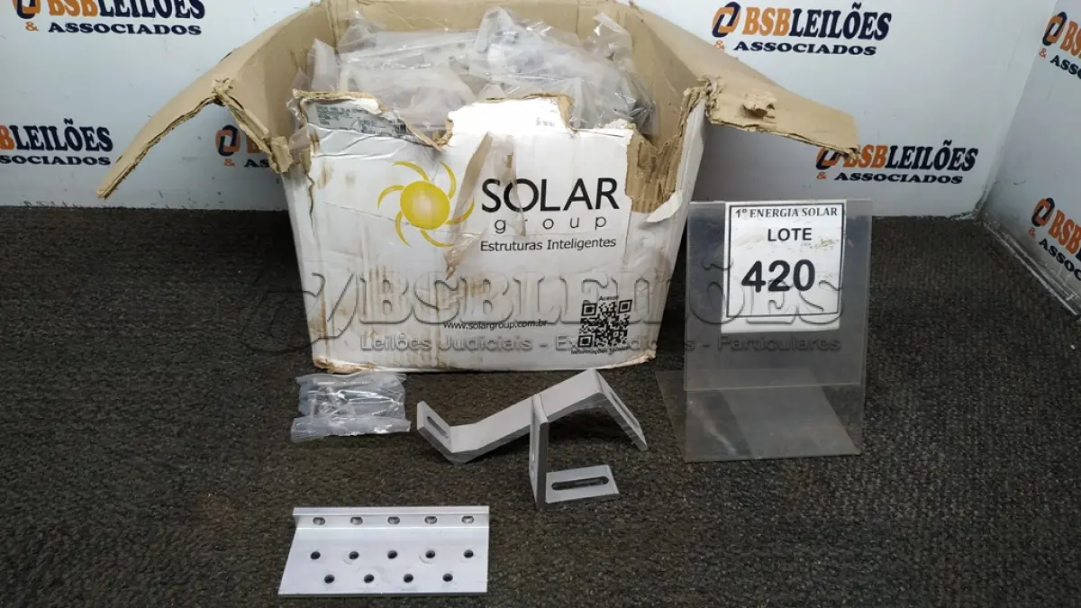 LOTE 420 - 01 CAIXA COM SUPORTE PRA PAINEL SOLAR. (NO ESTADO) ATENÇÃO! FAZER A VISITAÇÃO ANTES DE ARREMATAR, NÃO SABEMOS SE FUNCIONA, LEILÃO NÃO TEM GARANTIA E NEM DEVOLUÇÃO, SUJEITO A POSSÍVEIS AVARIAS VISÍVEIS/OCULTAS E/OU 