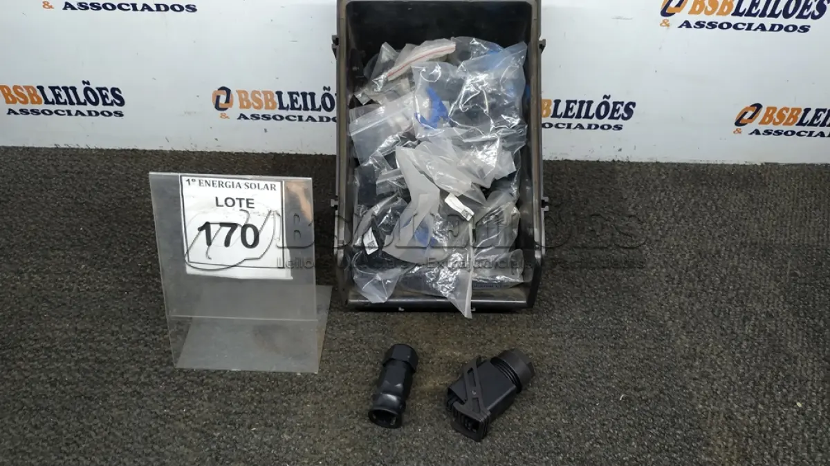 LOTE 170 - 01 LOTE COM CONECTORES SOLAR FOTOVOLTAICO.  (NO ESTADO) ATENÇÃO! FAZER A VISITAÇÃO ANTES DE ARREMATAR, NÃO SABEMOS SE FUNCIONA, LEILÃO NÃO TEM GARANTIA E NEM DEVOLUÇÃO, SUJEITO A POSSÍVEIS AVARIAS VISÍVEIS/OCULTAS E/OU AUSÊNCIA DE COMPONENTES.