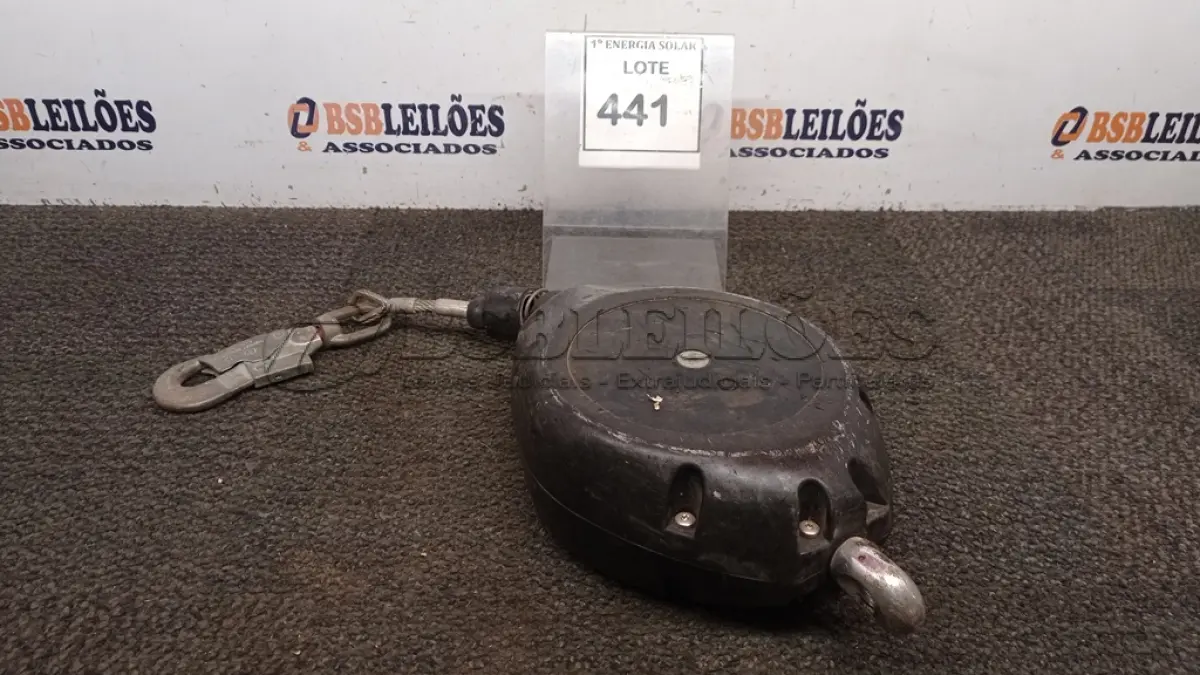 LOTE 441 - 01 TRAVA QUEDA. (NO ESTADO) ATENÇÃO! FAZER A VISITAÇÃO ANTES DE ARREMATAR, NÃO SABEMOS SE FUNCIONA, LEILÃO NÃO TEM GARANTIA E NEM DEVOLUÇÃO, SUJEITO A POSSÍVEIS AVARIAS VISÍVEIS/OCULTAS E/OU 