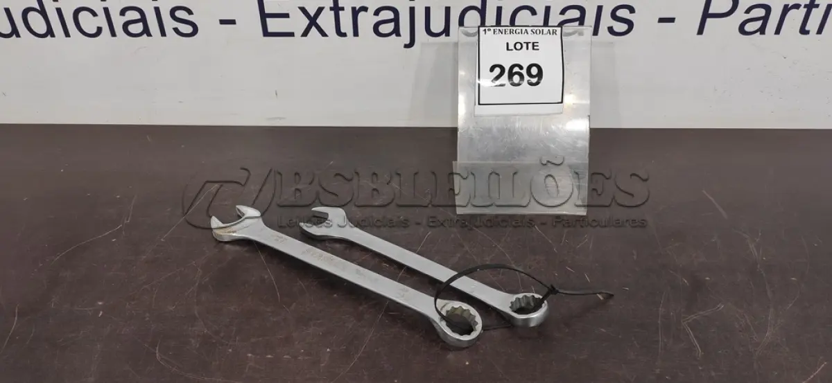 LOTE 269 - 02 CHAVES COMBINADAS N* 27. (NO ESTADO) ATENÇÃO! FAZER A VISITAÇÃO ANTES DE ARREMATAR, NÃO SABEMOS SE FUNCIONA, LEILÃO NÃO TEM GARANTIA E NEM DEVOLUÇÃO, SUJEITO A POSSÍVEIS AVARIAS VISÍVEIS/OCULTAS E/OU AUSÊNCIA DE COMPONENTES.