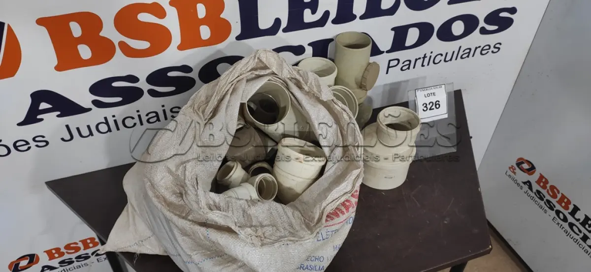 LOTE 326 - 01 LOTE COM CONEXÕES REDUÇÃO, TE, CURVA E JOELHOS PARA ESGOTO. (NO ESTADO) ATENÇÃO! FAZER A VISITAÇÃO ANTES DE ARREMATAR, NÃO SABEMOS SE FUNCIONA, LEILÃO NÃO TEM GARANTIA E NEM DEVOLUÇÃO, SUJEITO A POSSÍVEIS AVARIAS VISÍVEIS/OCULTAS E/OU AUSÊNCIA DE COMPONENTES.