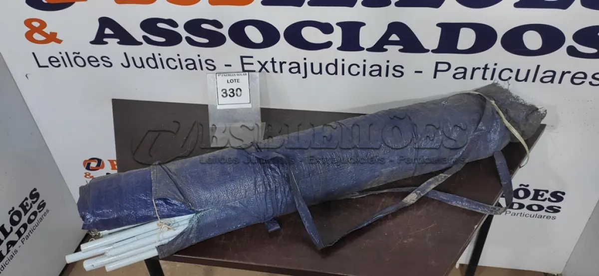 LOTE 330 - 01 TENDA GAZEBO 3 METROS. (NO ESTADO) ATENÇÃO! FAZER A VISITAÇÃO ANTES DE ARREMATAR, NÃO SABEMOS SE FUNCIONA, LEILÃO NÃO TEM GARANTIA E NEM DEVOLUÇÃO, SUJEITO A POSSÍVEIS AVARIAS VISÍVEIS/OCULTAS E/OU AUSÊNCIA DE COMPONENTES.