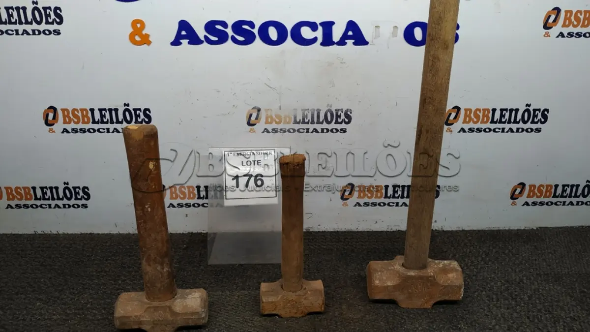 LOTE 176 - 03 MARRETAS COM CABO. (NO ESTADO) ATENÇÃO! FAZER A VISITAÇÃO ANTES DE ARREMATAR, NÃO SABEMOS SE FUNCIONA, LEILÃO NÃO TEM GARANTIA E NEM DEVOLUÇÃO, SUJEITO A POSSÍVEIS AVARIAS VISÍVEIS/OCULTAS E/OU AUSÊNCIA DE COMPONENTES.