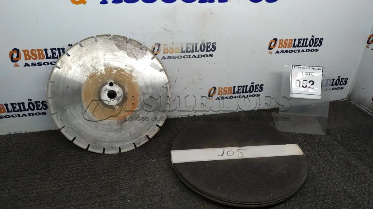 LOTE 052 - 10 DISCOS PARA POLICORTE E 01 DISCO DIAMANTADO PARA PISO. (NO ESTADO) ATENÇÃO! FAZER A VISITAÇÃO ANTES DE ARREMATAR, NÃO SABEMOS SE FUNCIONA, LEILÃO NÃO TEM GARANTIA E NEM DEVOLUÇÃO, SUJEITO A POSSÍVEIS AVARIAS VISÍVEIS/OCULTAS E/OU AUSÊNCIA DE COMPONENTES.