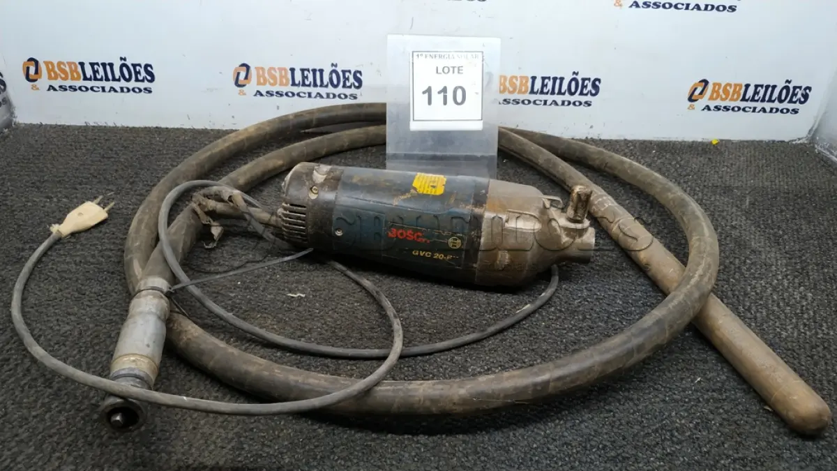 LOTE 110 - 01 MOTOR ELÉTRICO COM MANGOTE VIBRATÓRIO. (NO ESTADO) ATENÇÃO! FAZER A VISITAÇÃO ANTES DE ARREMATAR, NÃO SABEMOS SE FUNCIONA, LEILÃO NÃO TEM GARANTIA E NEM DEVOLUÇÃO, SUJEITO A POSSÍVEIS AVARIAS VISÍVEIS/OCULTAS E/OU AUSÊNCIA DE COMPONENTES.