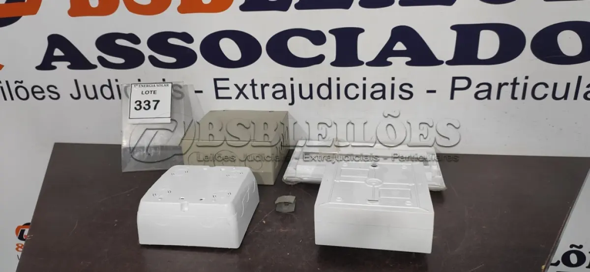 LOTE 337 - 01 LOTE COM CAIXAS DE PASSAGENS. (NO ESTADO) ATENÇÃO! FAZER A VISITAÇÃO ANTES DE ARREMATAR, NÃO SABEMOS SE FUNCIONA, LEILÃO NÃO TEM GARANTIA E NEM DEVOLUÇÃO, SUJEITO A POSSÍVEIS AVARIAS VISÍVEIS/OCULTAS E/OU AUSÊNCIA DE COMPONENTES.
