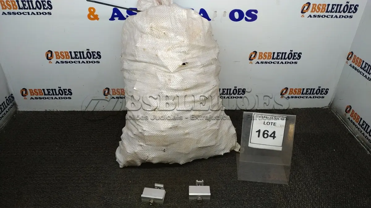 LOTE 164 - 01 SACO COM GRAMPOS FINAL PARA PAINEL. (NO ESTADO) ATENÇÃO! FAZER A VISITAÇÃO ANTES DE ARREMATAR, NÃO SABEMOS SE FUNCIONA, LEILÃO NÃO TEM GARANTIA E NEM DEVOLUÇÃO, SUJEITO A POSSÍVEIS AVARIAS VISÍVEIS/OCULTAS E/OU AUSÊNCIA DE COMPONENTES.