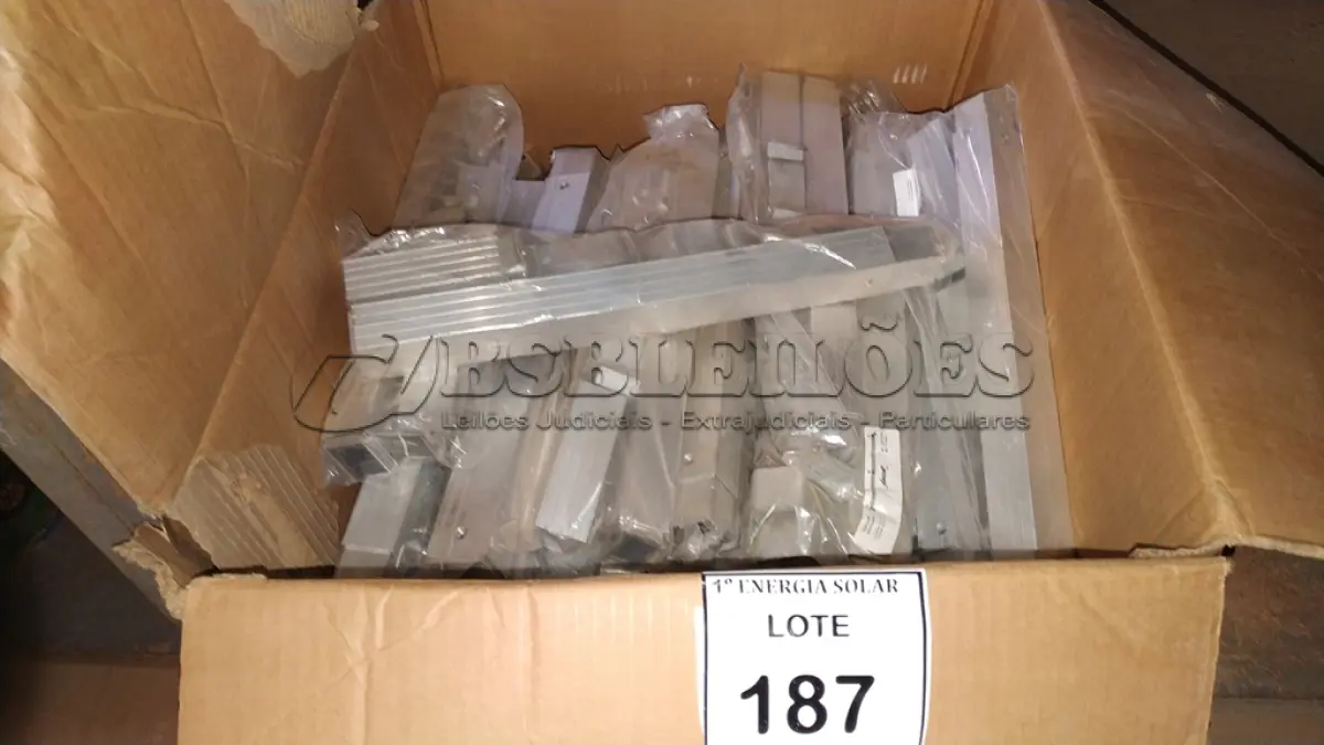 LOTE 187 - 01 LOTE COM KIT DE MONTAGENS PARA PAINEL SOLAR. (NO ESTADO) ATENÇÃO! FAZER A VISITAÇÃO ANTES DE ARREMATAR, NÃO SABEMOS SE FUNCIONA, LEILÃO NÃO TEM GARANTIA E NEM DEVOLUÇÃO, SUJEITO A POSSÍVEIS AVARIAS VISÍVEIS/OCULTAS E/OU AUSÊNCIA DE COMPONENTES.