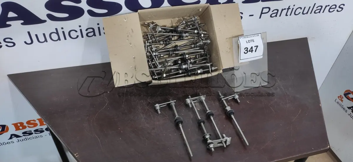 LOTE 347 - 01 CAIXA COM PARAFUSOS DE FIXAÇÃO METÁLICO M10 X 250MM AÇO INOX.  (NO ESTADO) ATENÇÃO! FAZER A VISITAÇÃO ANTES DE ARREMATAR, NÃO SABEMOS SE FUNCIONA, LEILÃO NÃO TEM GARANTIA E NEM DEVOLUÇÃO, SUJEITO A POSSÍVEIS AVARIAS VISÍVEIS/OCULTAS E/OU AUSÊNCIA DE COMPONENTES.
