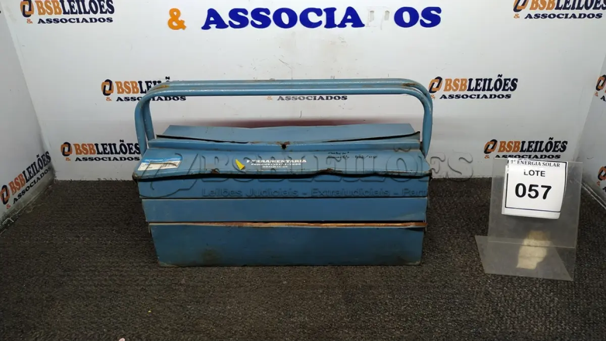 LOTE 057 - 01 CAIXA DE FERRAMENTAS. (NO ESTADO) ATENÇÃO! FAZER A VISITAÇÃO ANTES DE ARREMATAR, NÃO SABEMOS SE FUNCIONA, LEILÃO NÃO TEM GARANTIA E NEM DEVOLUÇÃO, SUJEITO A POSSÍVEIS AVARIAS VISÍVEIS/OCULTAS E/OU AUSÊNCIA DE COMPONENTES.