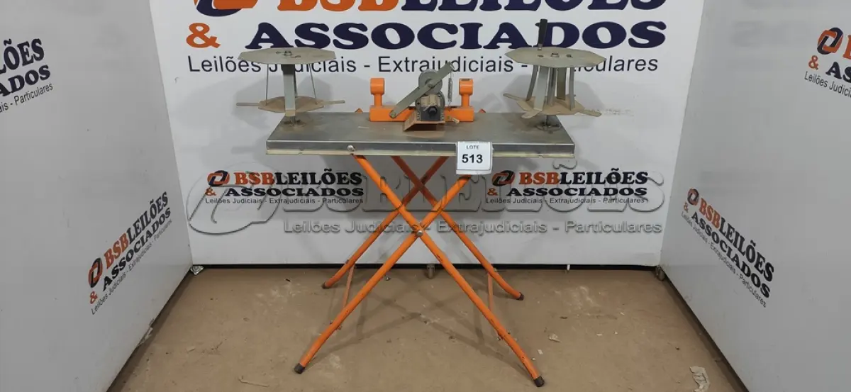 LOTE 513 - 01 MEDIDOR DE CABOS. (NO ESTADO) ATENÇÃO! FAZER A VISITAÇÃO ANTES DE ARREMATAR, NÃO SABEMOS SE FUNCIONA, LEILÃO NÃO TEM GARANTIA E NEM DEVOLUÇÃO, SUJEITO A POSSÍVEIS AVARIAS VISÍVEIS/OCULTAS