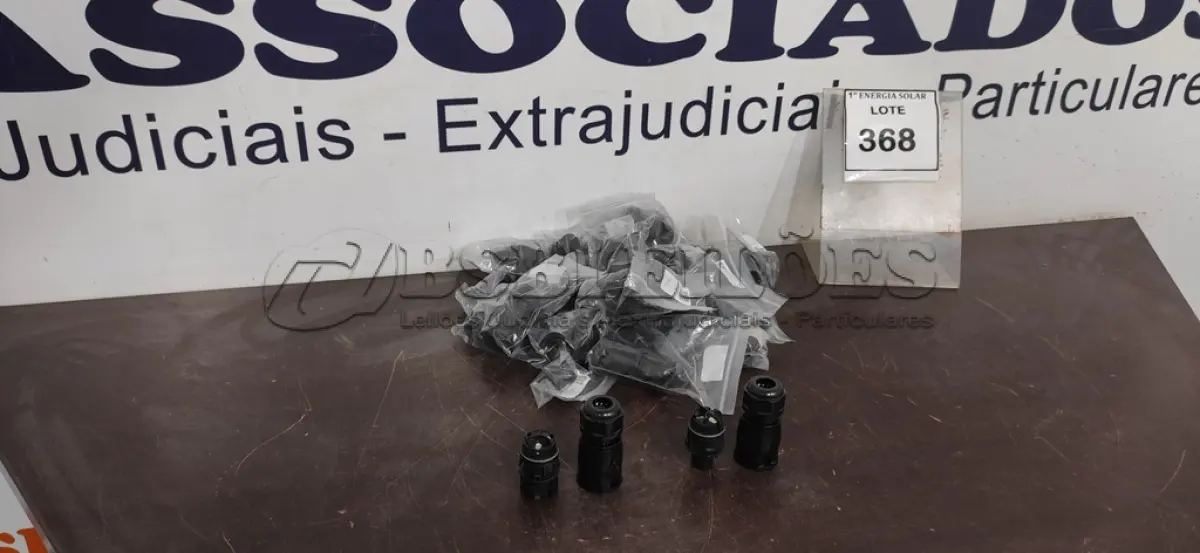 LOTE 368 - 01 CAIXA COM KIT CONECTOR SOLAR AC E END CAP SIW 100G. (NO ESTADO) ATENÇÃO! FAZER A VISITAÇÃO ANTES DE ARREMATAR, NÃO SABEMOS SE FUNCIONA, LEILÃO NÃO TEM GARANTIA E NEM DEVOLUÇÃO, SUJEITO A POSSÍVEIS AVARIAS VISÍVEIS/OCULTAS E/OU