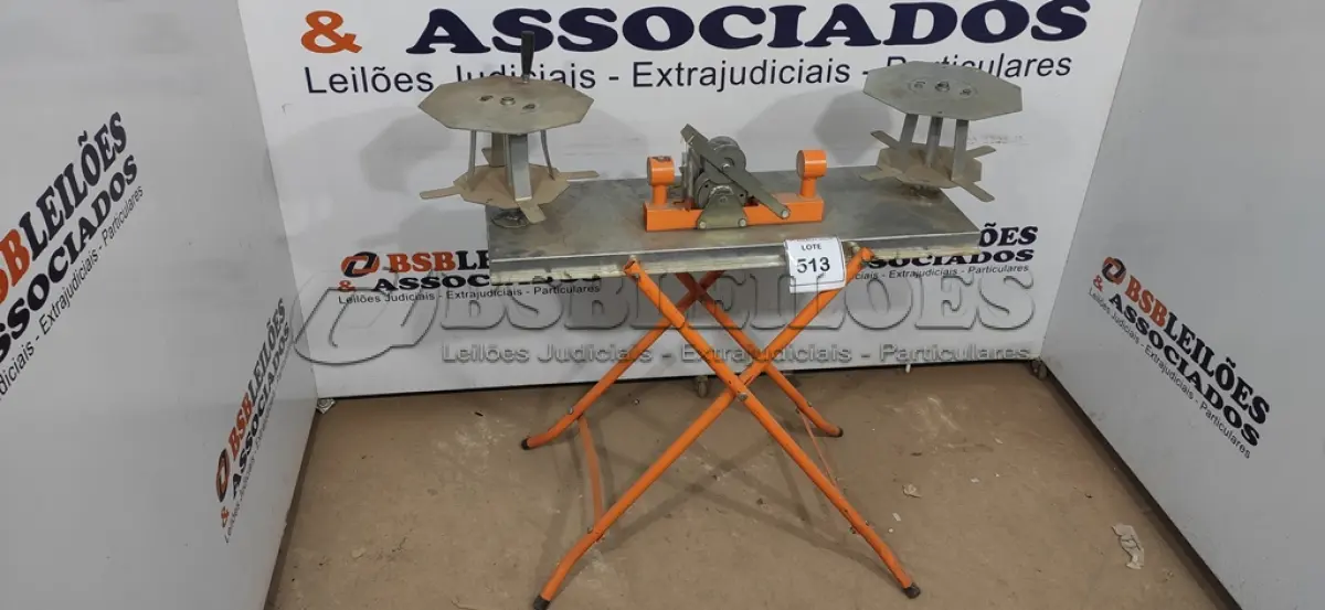 LOTE 513 - 01 MEDIDOR DE CABOS. (NO ESTADO) ATENÇÃO! FAZER A VISITAÇÃO ANTES DE ARREMATAR, NÃO SABEMOS SE FUNCIONA, LEILÃO NÃO TEM GARANTIA E NEM DEVOLUÇÃO, SUJEITO A POSSÍVEIS AVARIAS VISÍVEIS/OCULTAS