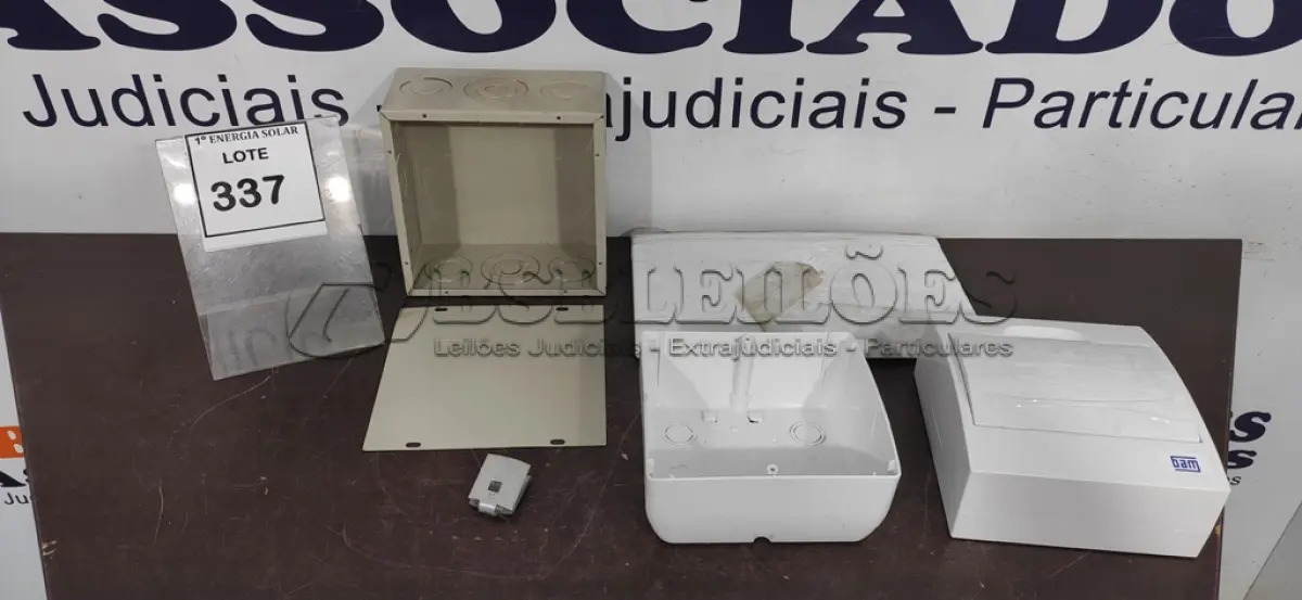 LOTE 337 - 01 LOTE COM CAIXAS DE PASSAGENS. (NO ESTADO) ATENÇÃO! FAZER A VISITAÇÃO ANTES DE ARREMATAR, NÃO SABEMOS SE FUNCIONA, LEILÃO NÃO TEM GARANTIA E NEM DEVOLUÇÃO, SUJEITO A POSSÍVEIS AVARIAS VISÍVEIS/OCULTAS E/OU AUSÊNCIA DE COMPONENTES.