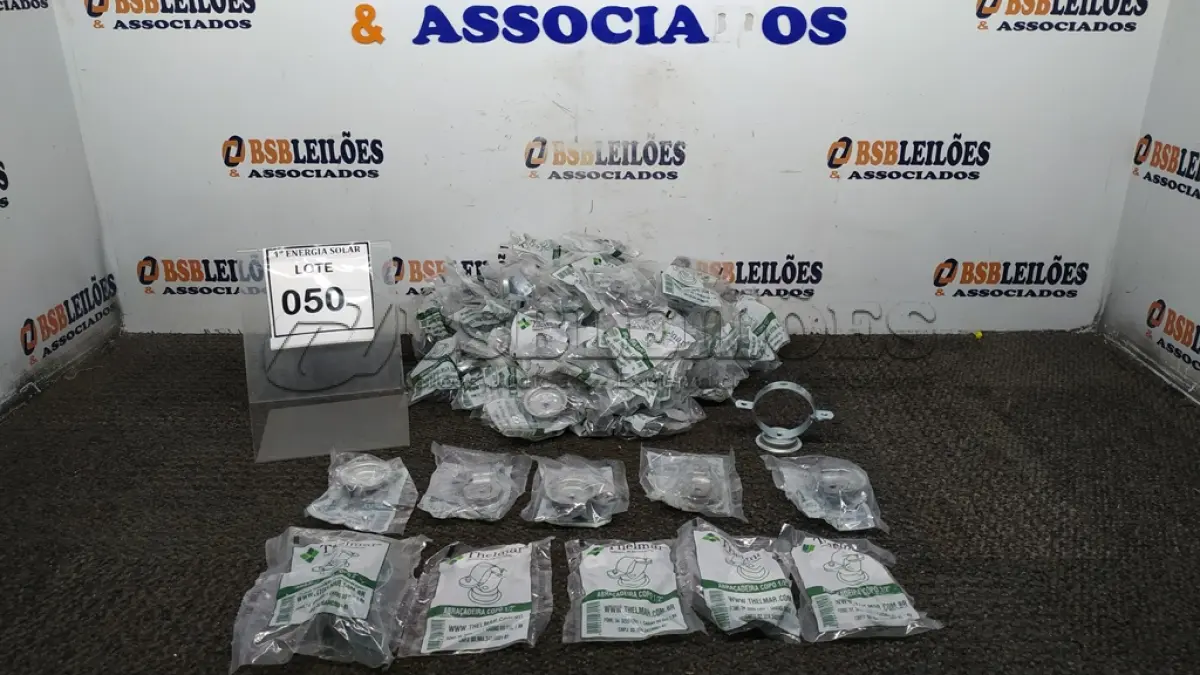 LOTE 050 - 01 LOTE COM ABRAÇADEIRAS COPO 1/2. (NO ESTADO) ATENÇÃO! FAZER A VISITAÇÃO ANTES DE ARREMATAR, NÃO SABEMOS SE FUNCIONA, LEILÃO NÃO TEM GARANTIA E NEM DEVOLUÇÃO, SUJEITO A POSSÍVEIS AVARIAS VISÍVEIS/OCULTAS E/OU AUSÊNCIA DE COMPONENTES.