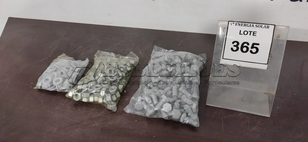 LOTE 365 - 01 CAIXA COM KIT FIXADOR ½. (NO ESTADO) ATENÇÃO! FAZER A VISITAÇÃO ANTES DE ARREMATAR, NÃO SABEMOS SE FUNCIONA, LEILÃO NÃO TEM GARANTIA E NEM DEVOLUÇÃO, SUJEITO A POSSÍVEIS AVARIAS VISÍVEIS/OCULTAS E/OU 