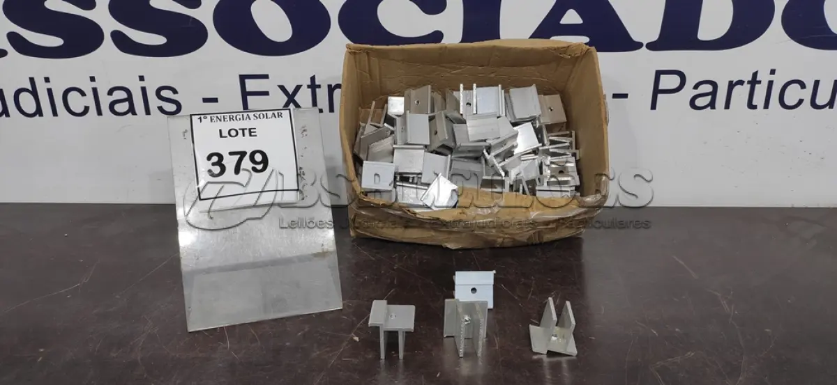LOTE 379 - 01 CAIXA COM KIT FIXADOR ½. (NO ESTADO) ATENÇÃO! FAZER A VISITAÇÃO ANTES DE ARREMATAR, NÃO SABEMOS SE FUNCIONA, LEILÃO NÃO TEM GARANTIA E NEM DEVOLUÇÃO, SUJEITO A POSSÍVEIS AVARIAS VISÍVEIS/OCULTAS E/OU 