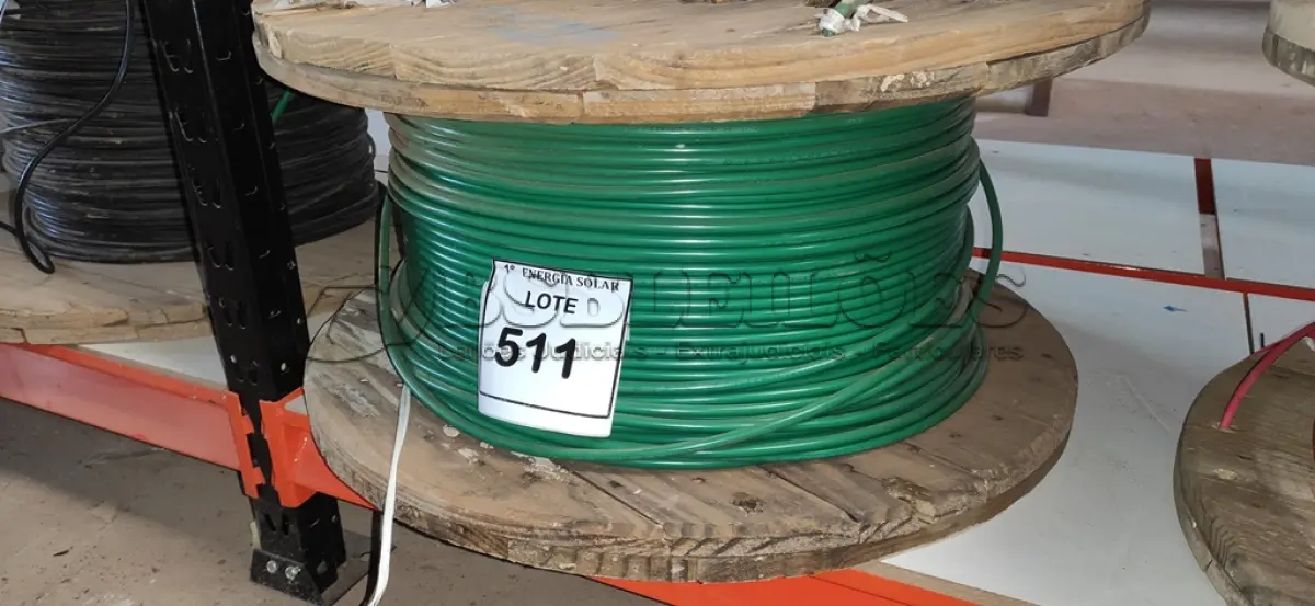 LOTE 511 - 298M DE FIO DE COBRE VERDE 10MM.  (NO ESTADO) ATENÇÃO! FAZER A VISITAÇÃO ANTES DE ARREMATAR, NÃO SABEMOS SE FUNCIONA, LEILÃO NÃO TEM GARANTIA E NEM DEVOLUÇÃO, SUJEITO A POSSÍVEIS AVARIAS VISÍVEIS/OCULTAS