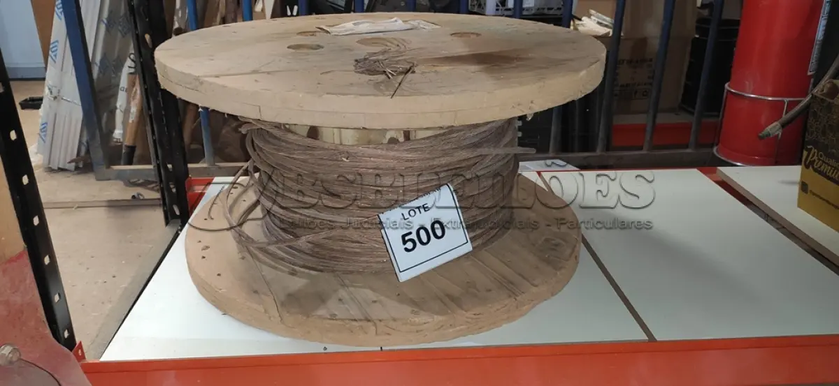 LOTE 500 - 01 CARRETEL COM CORDOALHA DE COBRE. (NO ESTADO) ATENÇÃO! FAZER A VISITAÇÃO ANTES DE ARREMATAR, NÃO SABEMOS SE FUNCIONA, LEILÃO NÃO TEM GARANTIA E NEM DEVOLUÇÃO, SUJEITO A POSSÍVEIS AVARIAS VISÍVEIS/OCULTAS