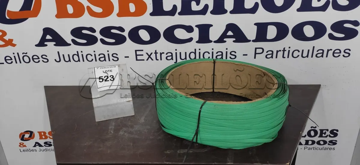 LOTE 523 - 01 ROLO DE CINTA DE ARQUEAR VERDE. (NO ESTADO) ATENÇÃO! FAZER A VISITAÇÃO ANTES DE ARREMATAR, NÃO SABEMOS SE FUNCIONA, LEILÃO NÃO TEM GARANTIA E NEM DEVOLUÇÃO, SUJEITO A POSSÍVEIS AVARIAS VISÍVEIS/OCULTAS