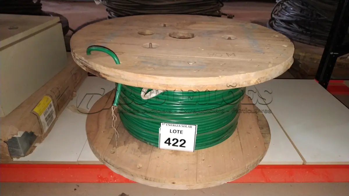 LOTE 422 -  01 CARRETEL DE FIO COM 80M DE FIO 16MM NA COR VERDE. (NO ESTADO) ATENÇÃO! FAZER A VISITAÇÃO ANTES DE ARREMATAR, NÃO SABEMOS SE FUNCIONA, LEILÃO NÃO TEM GARANTIA E NEM DEVOLUÇÃO, SUJEITO A POSSÍVEIS AVARIAS VISÍVEIS/OCULTAS E/OU 