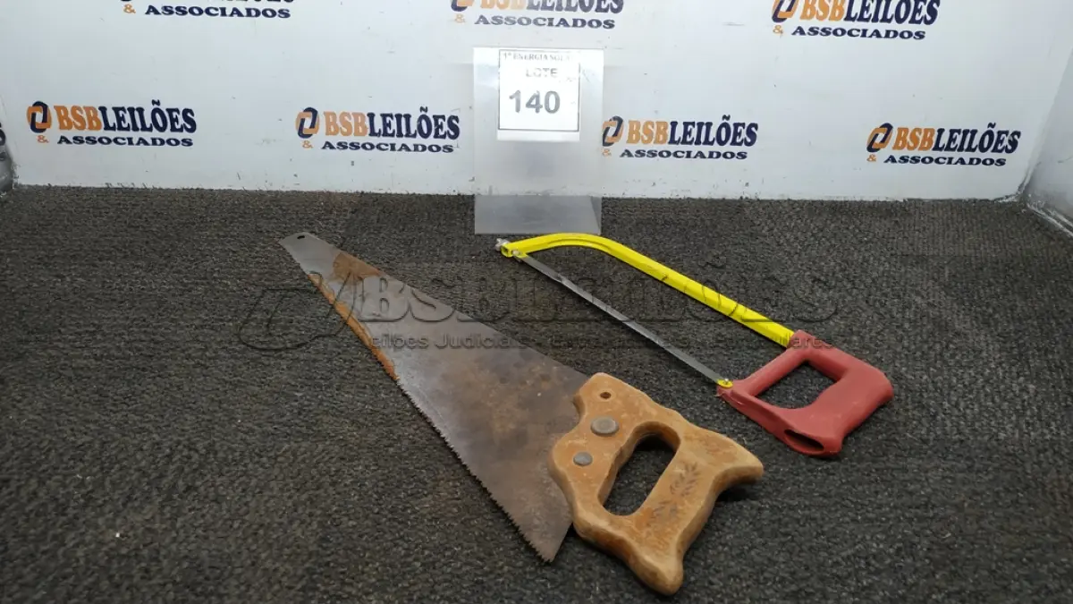 LOTE 140 - 01 ARCO DE SERRA E 01 SERROTE. (NO ESTADO) ATENÇÃO! FAZER A VISITAÇÃO ANTES DE ARREMATAR, NÃO SABEMOS SE FUNCIONA, LEILÃO NÃO TEM GARANTIA E NEM DEVOLUÇÃO, SUJEITO A POSSÍVEIS AVARIAS VISÍVEIS/OCULTAS E/OU AUSÊNCIA DE COMPONENTES.