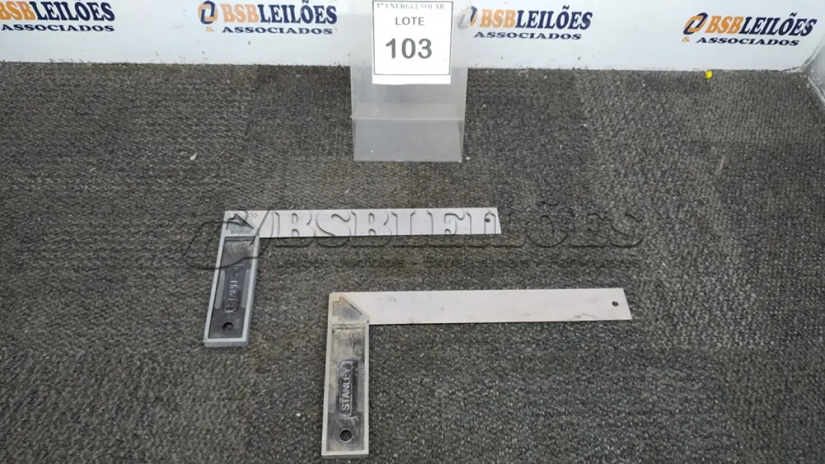 LOTE 103 - 02 ESQUADROS E 3 PONTEIROS. (NO ESTADO) ATENÇÃO! FAZER A VISITAÇÃO ANTES DE ARREMATAR, NÃO SABEMOS SE FUNCIONA, LEILÃO NÃO TEM GARANTIA E NEM DEVOLUÇÃO, SUJEITO A POSSÍVEIS AVARIAS VISÍVEIS/OCULTAS E/OU AUSÊNCIA DE COMPONENTES.