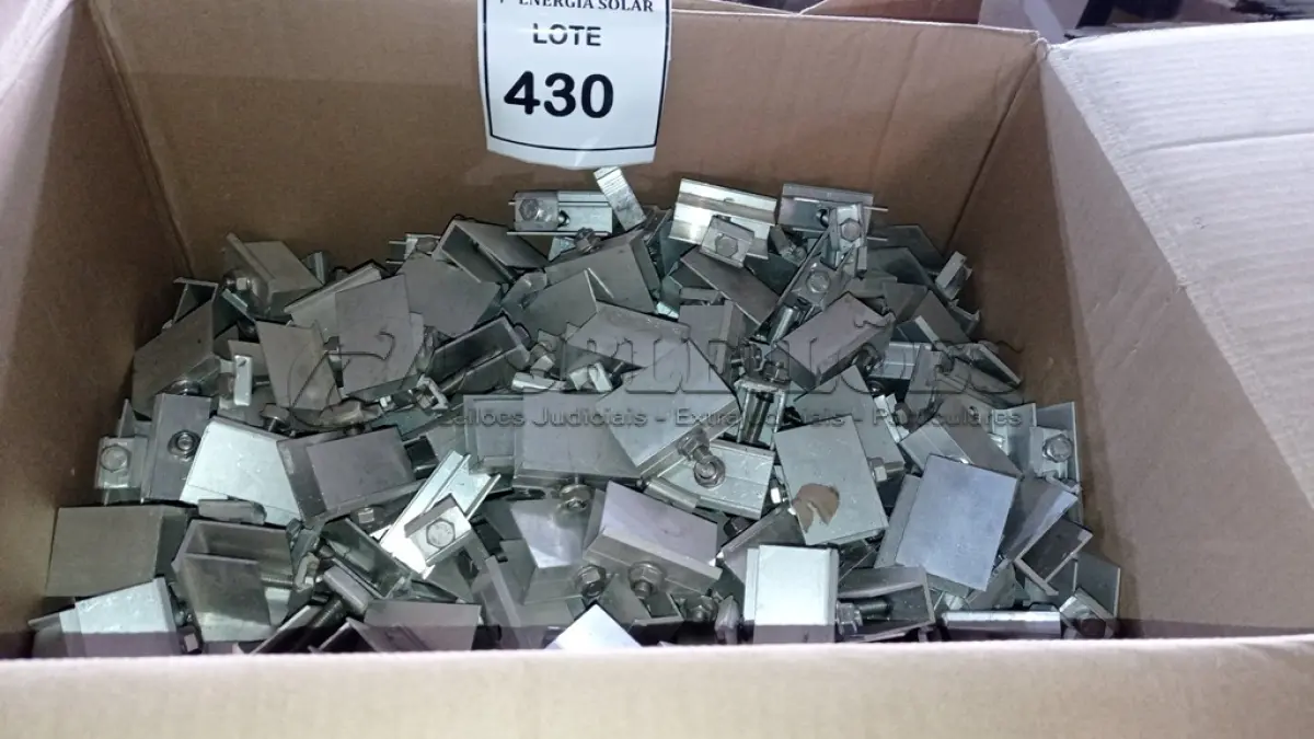 LOTE 430 - 01 CAIXA COM FIXADOR OPSUN PARA PAINEL SOLAR. (NO ESTADO) ATENÇÃO! FAZER A VISITAÇÃO ANTES DE ARREMATAR, NÃO SABEMOS SE FUNCIONA, LEILÃO NÃO TEM GARANTIA E NEM DEVOLUÇÃO, SUJEITO A POSSÍVEIS AVARIAS VISÍVEIS/OCULTAS E/OU 