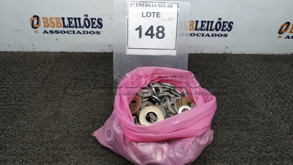 LOTE 148 - 01 CAIXA COM ARRUELAS DE AÇO. (NO ESTADO) ATENÇÃO! FAZER A VISITAÇÃO ANTES DE ARREMATAR, NÃO SABEMOS SE FUNCIONA, LEILÃO NÃO TEM GARANTIA E NEM DEVOLUÇÃO, SUJEITO A POSSÍVEIS AVARIAS VISÍVEIS/OCULTAS E/OU AUSÊNCIA DE COMPONENTES.