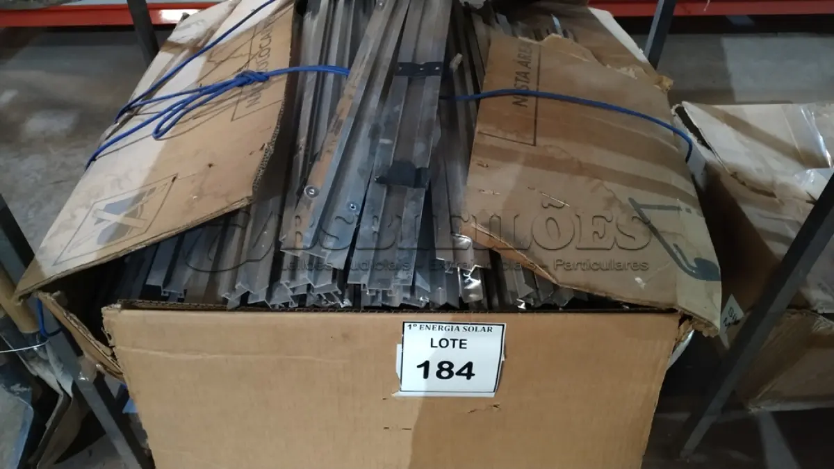 LOTE 184 - 01 LOTE COM PERFIL MINI TRILHO EM ALUMÍNIO. (NO ESTADO) ATENÇÃO! FAZER A VISITAÇÃO ANTES DE ARREMATAR, NÃO SABEMOS SE FUNCIONA, LEILÃO NÃO TEM GARANTIA E NEM DEVOLUÇÃO, SUJEITO A POSSÍVEIS AVARIAS VISÍVEIS/OCULTAS E/OU AUSÊNCIA DE COMPONENTES.