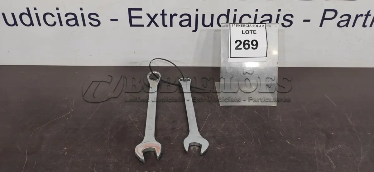 LOTE 269 - 02 CHAVES COMBINADAS N* 27. (NO ESTADO) ATENÇÃO! FAZER A VISITAÇÃO ANTES DE ARREMATAR, NÃO SABEMOS SE FUNCIONA, LEILÃO NÃO TEM GARANTIA E NEM DEVOLUÇÃO, SUJEITO A POSSÍVEIS AVARIAS VISÍVEIS/OCULTAS E/OU AUSÊNCIA DE COMPONENTES.