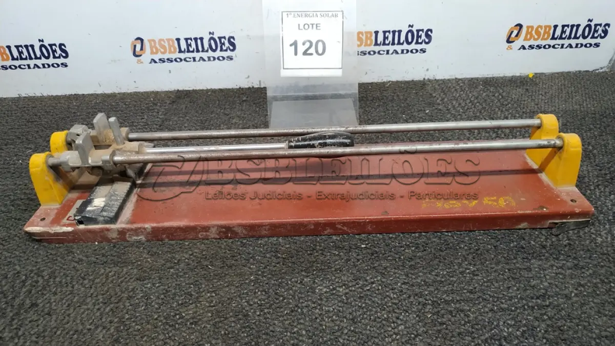 LOTE 120 - 01 RISCADEIRA DE PISO. (NO ESTADO) ATENÇÃO! FAZER A VISITAÇÃO ANTES DE ARREMATAR, NÃO SABEMOS SE FUNCIONA, LEILÃO NÃO TEM GARANTIA E NEM DEVOLUÇÃO, SUJEITO A POSSÍVEIS AVARIAS VISÍVEIS/OCULTAS E/OU AUSÊNCIA DE COMPONENTES.